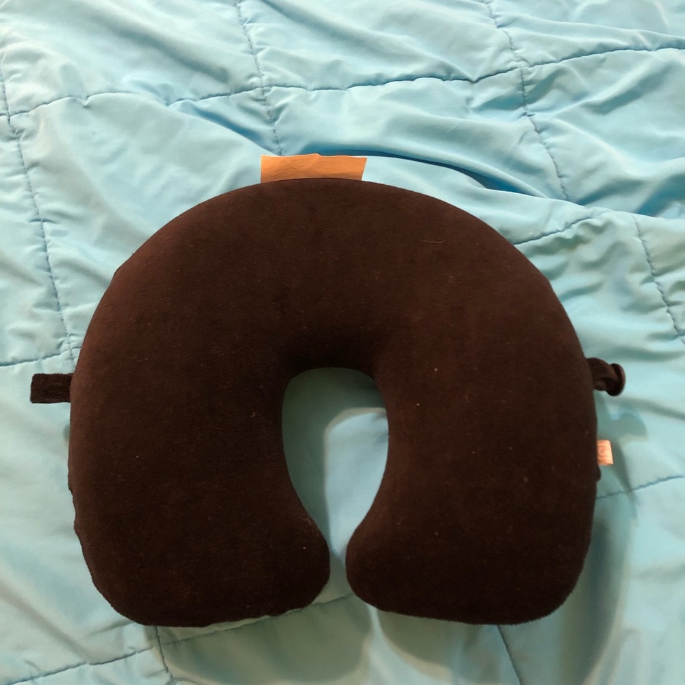 Foam neck pillow